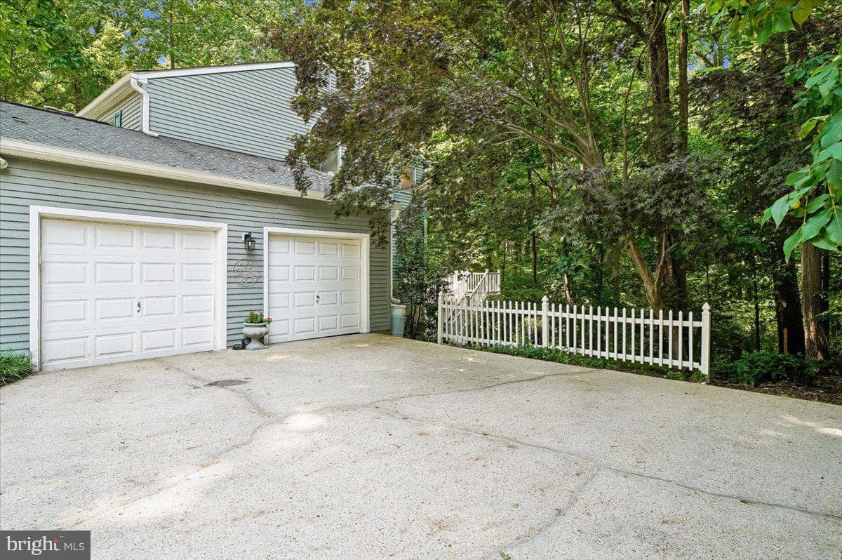 1070 Foxcroft Run photo 50