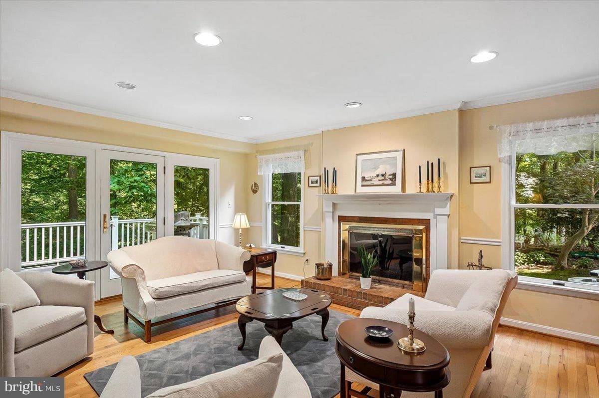 1070 Foxcroft Run photo 7