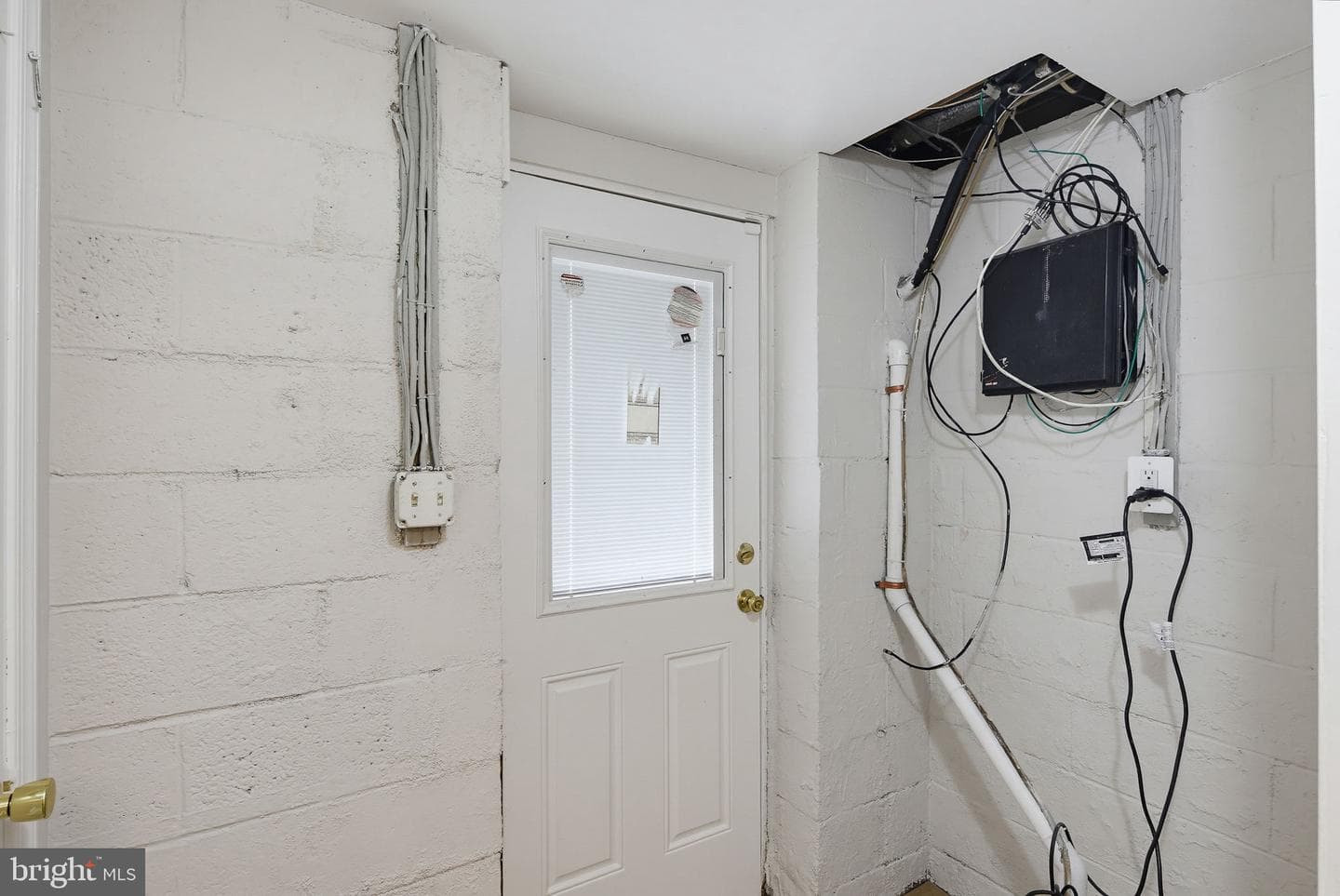 8200 Monaegan Court photo 34