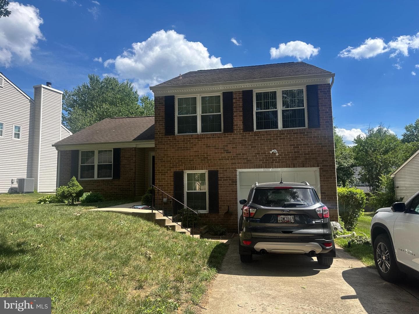281 Yale Court photo 2