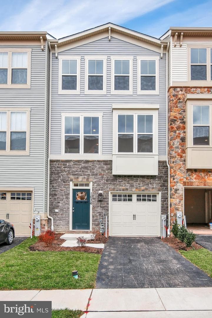 1036 Edenberry Way photo 1