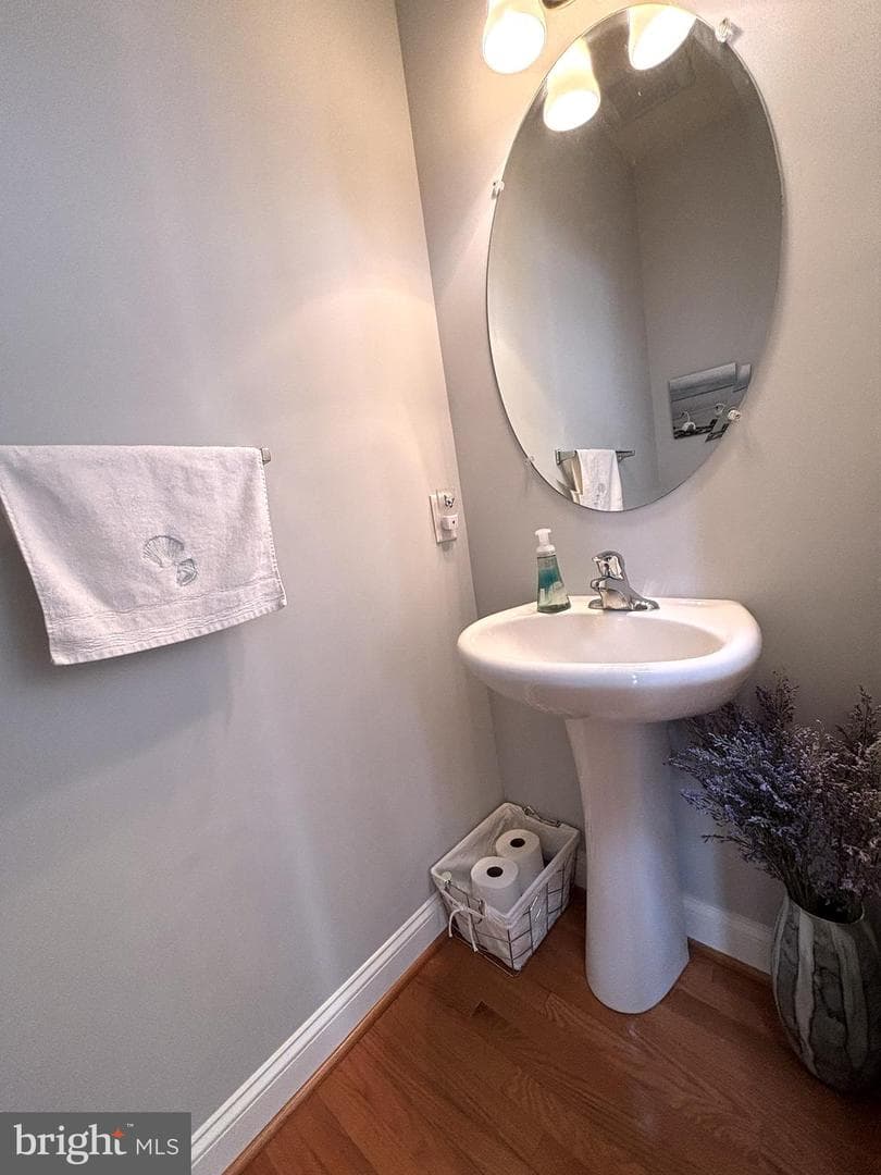 8014 Safe Harbor Court photo 4