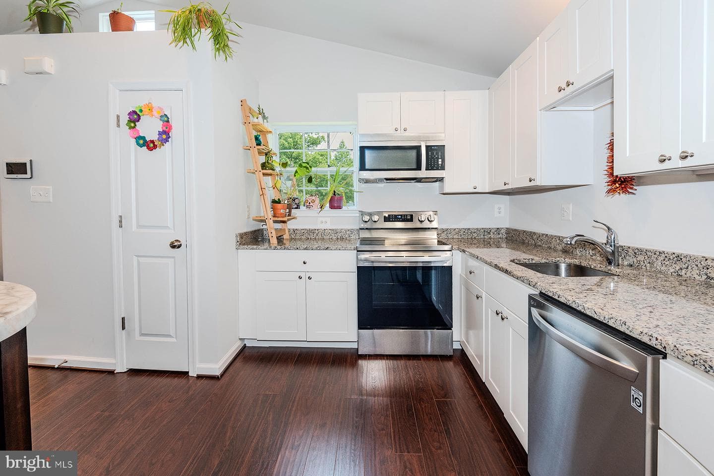 6414-A Oak Street photo 11