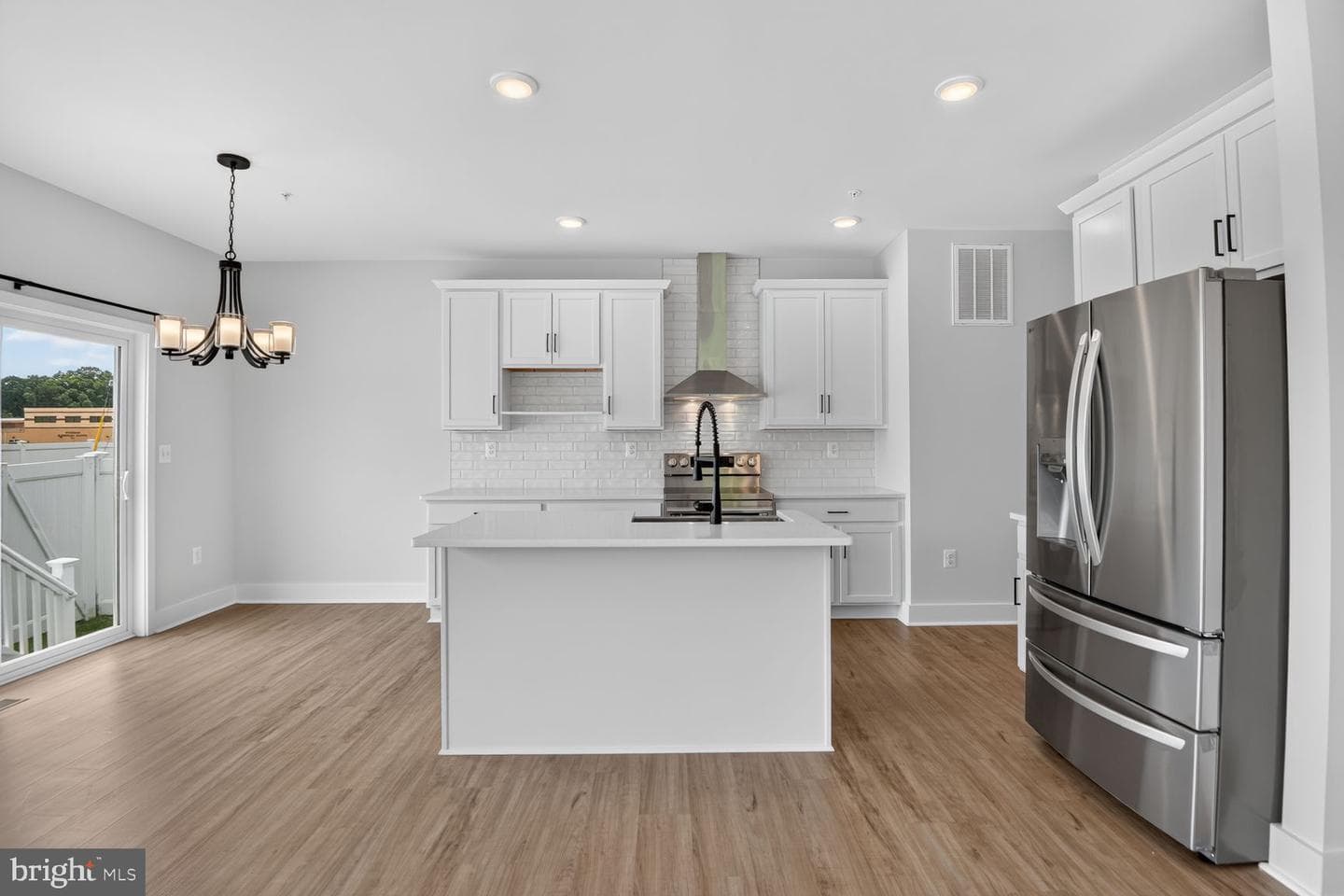 7823 Jude Ln photo 4