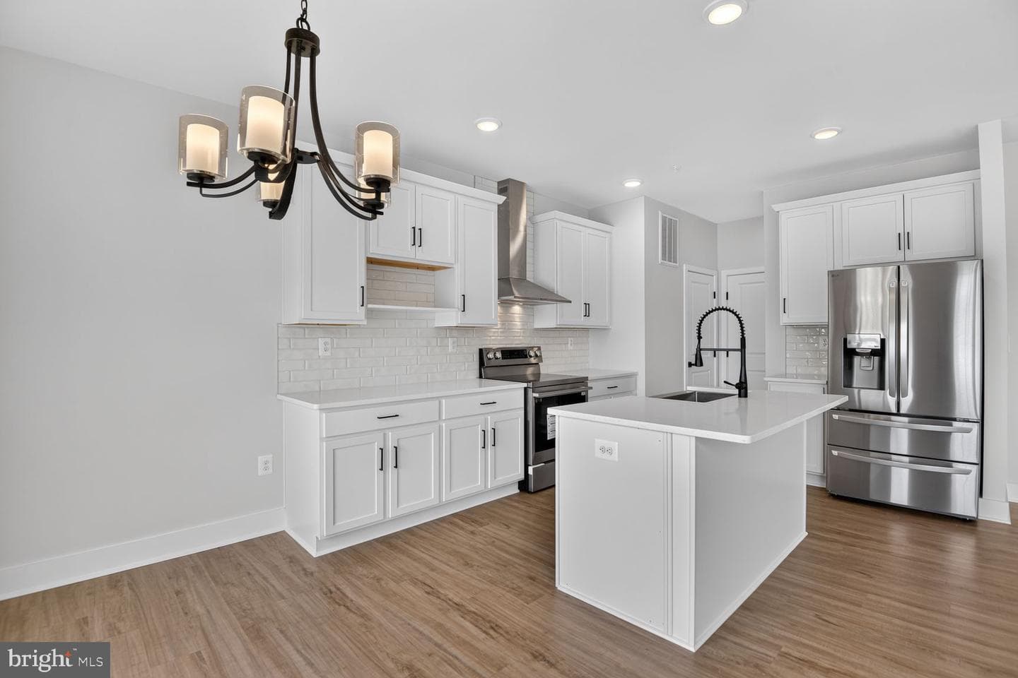 7823 Jude Ln photo 5