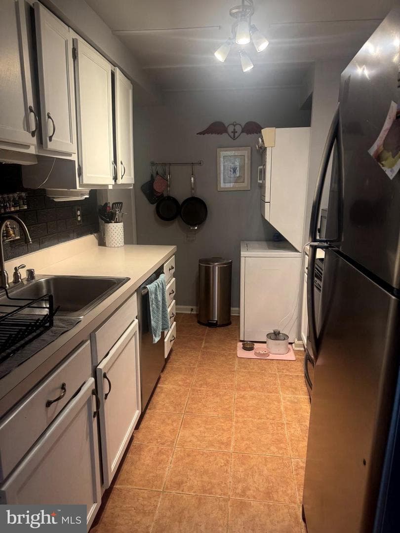528 Glen Court photo 4