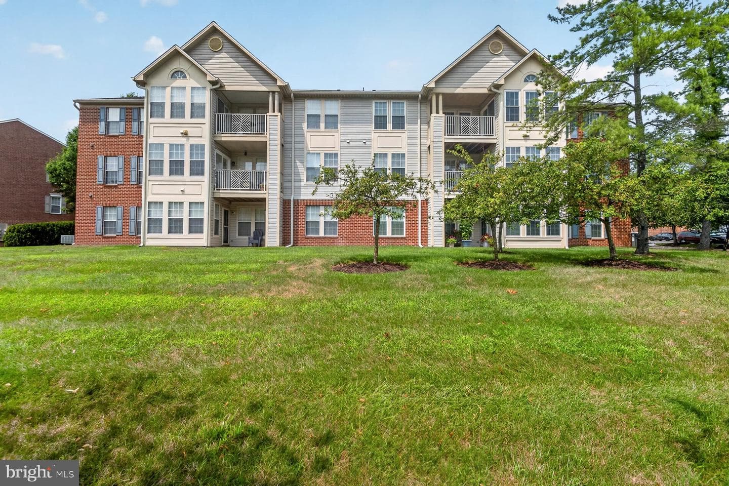 691 Winding Stream Way #202 photo 3