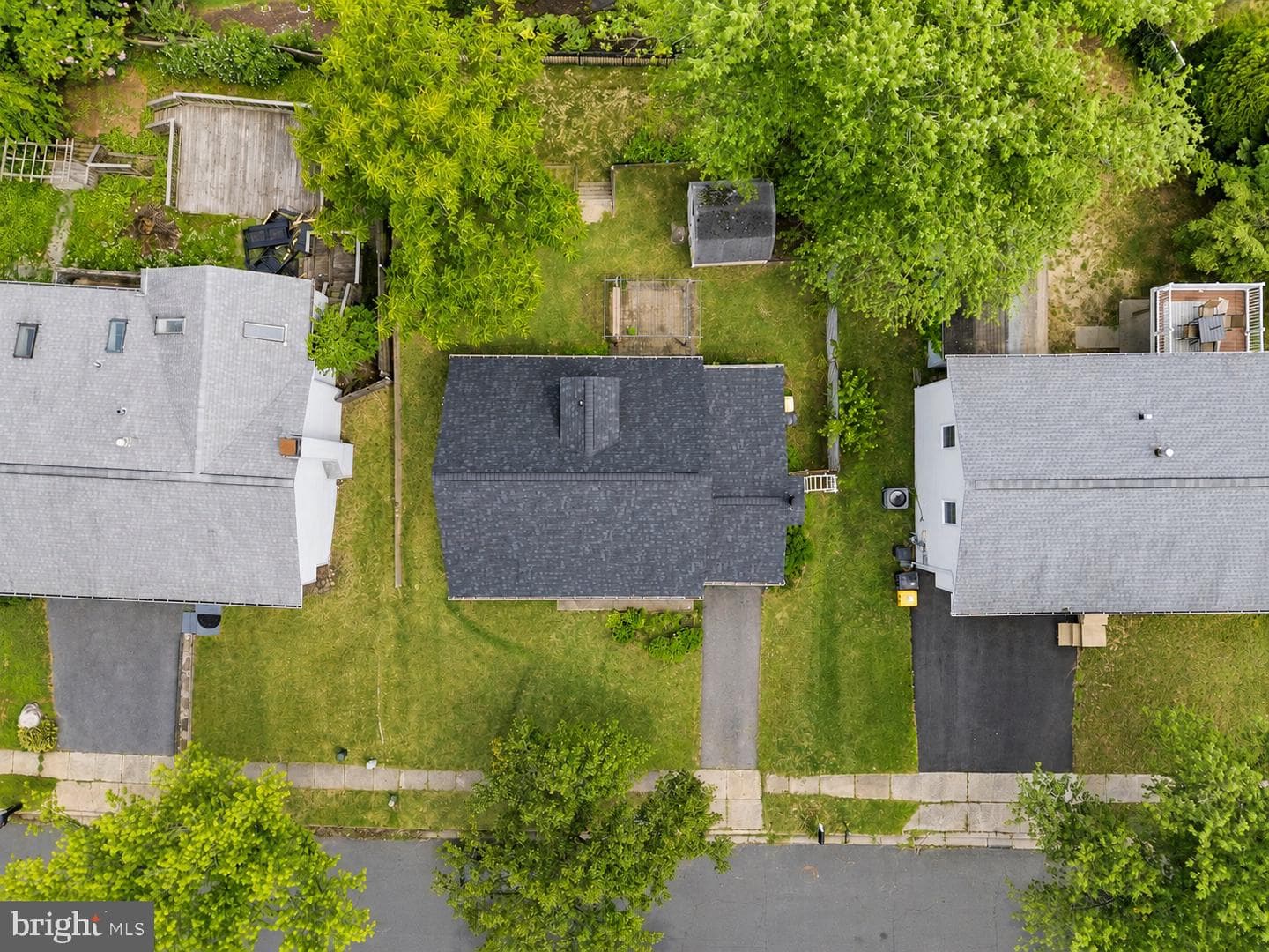 7905 Chalice Road photo 25