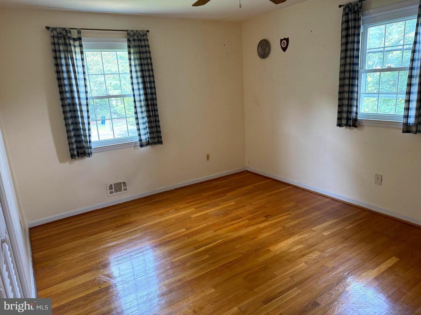 283 Oak Court photo 12