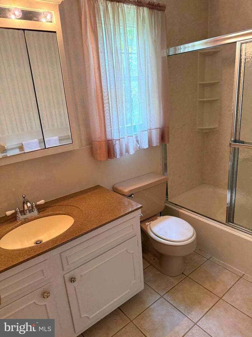 283 Oak Court photo 13