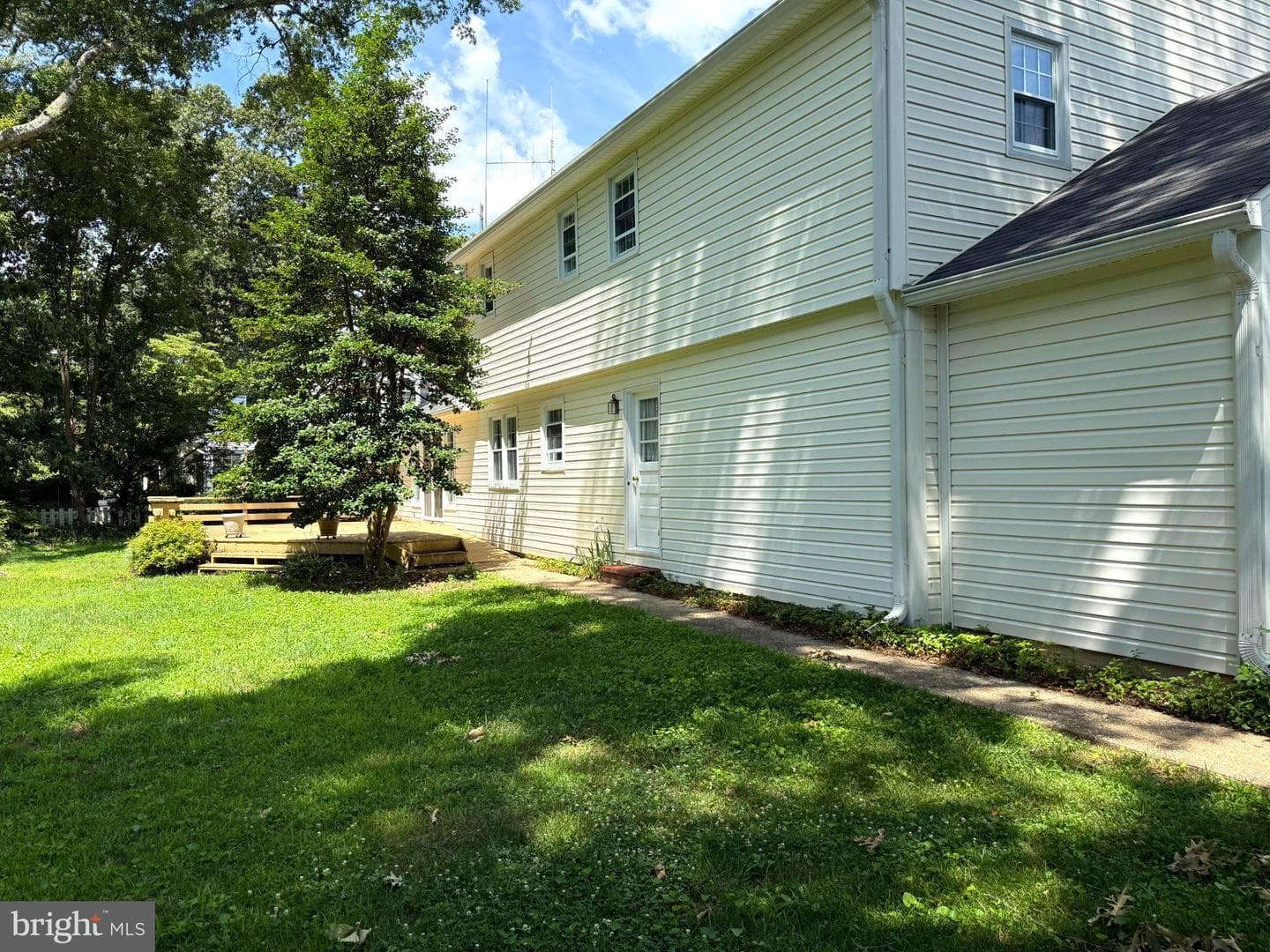 283 Oak Court photo 15
