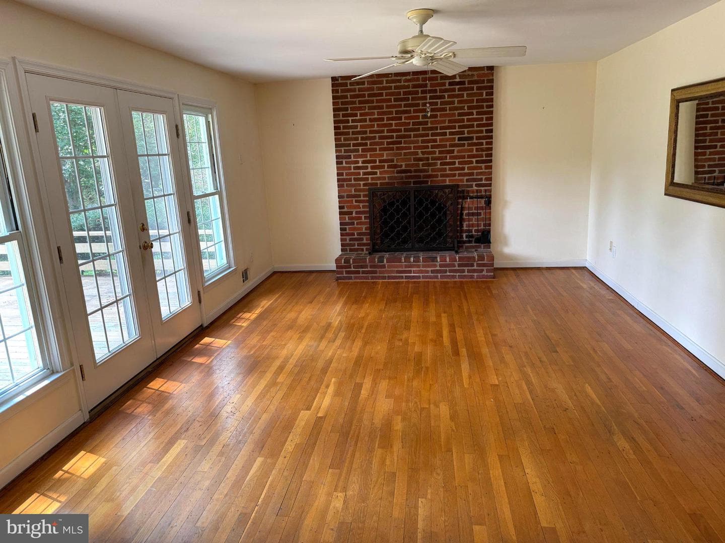 283 Oak Court photo 4