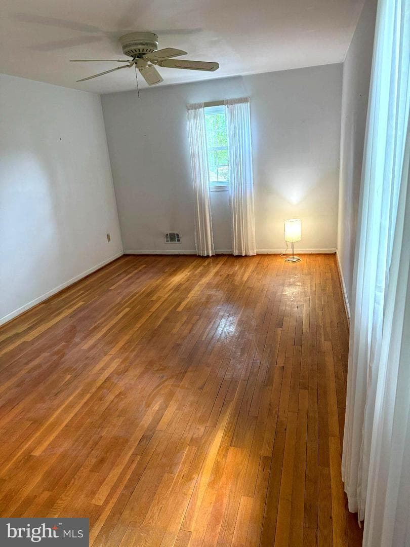 283 Oak Court photo 8