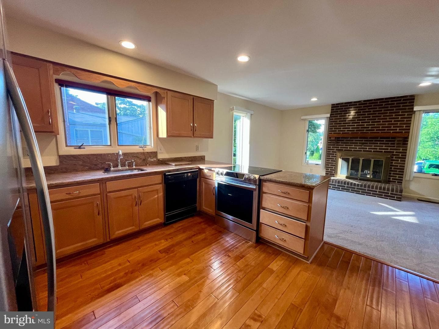 712 Ticonderoga Avenue photo 4