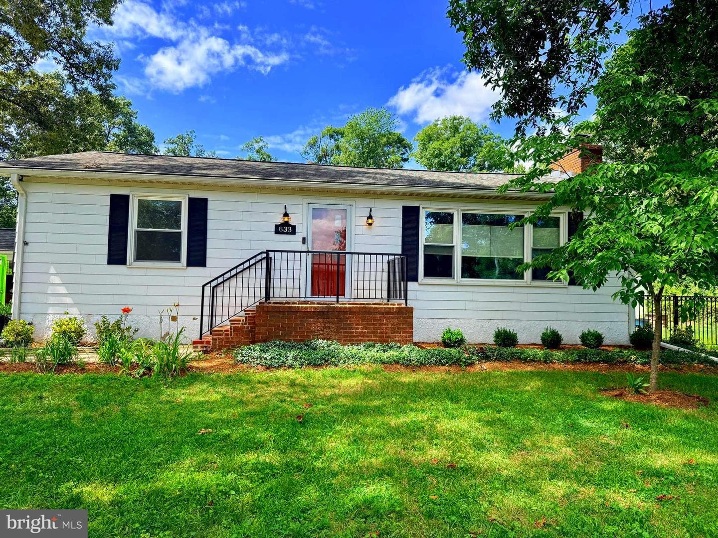 833 Meadow Road photo 2