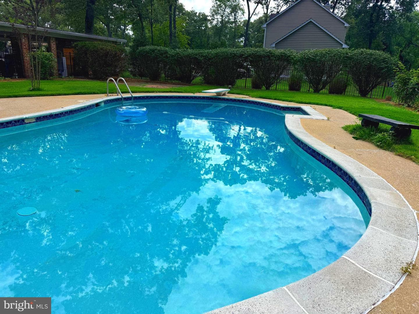 833 Meadow Road photo 4