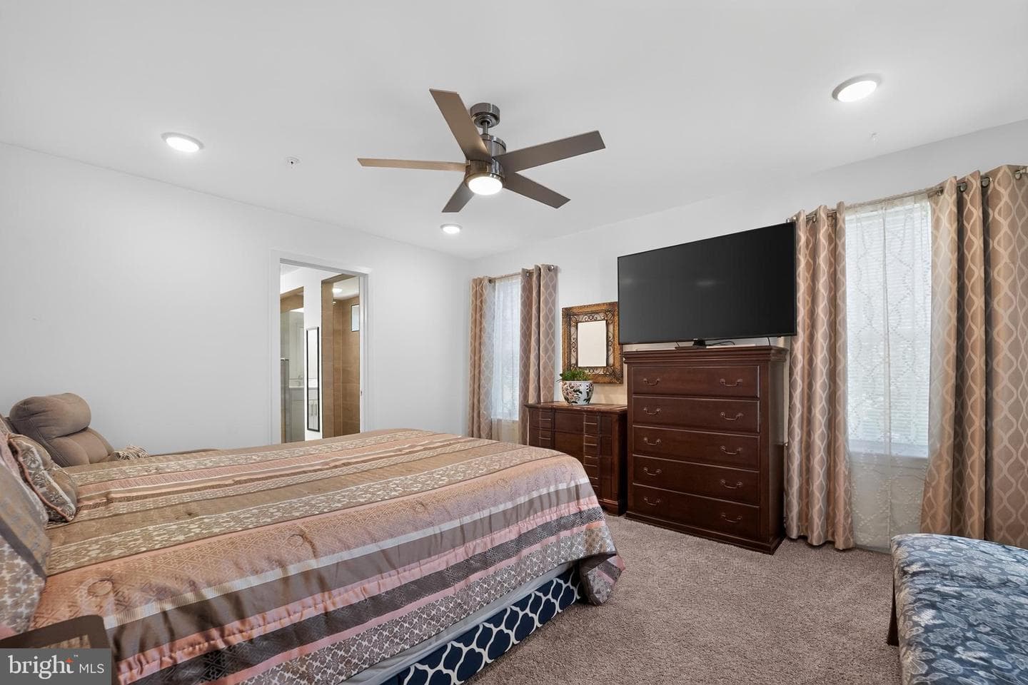 5718 Howard Drive photo 15