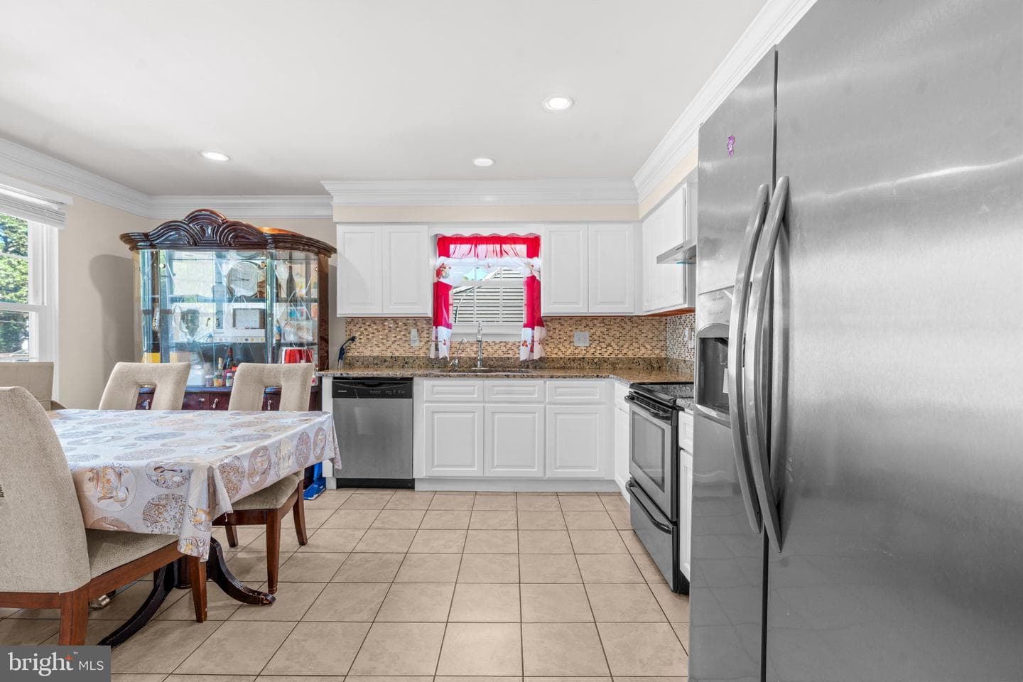 7905 Marydell Avenue photo 10