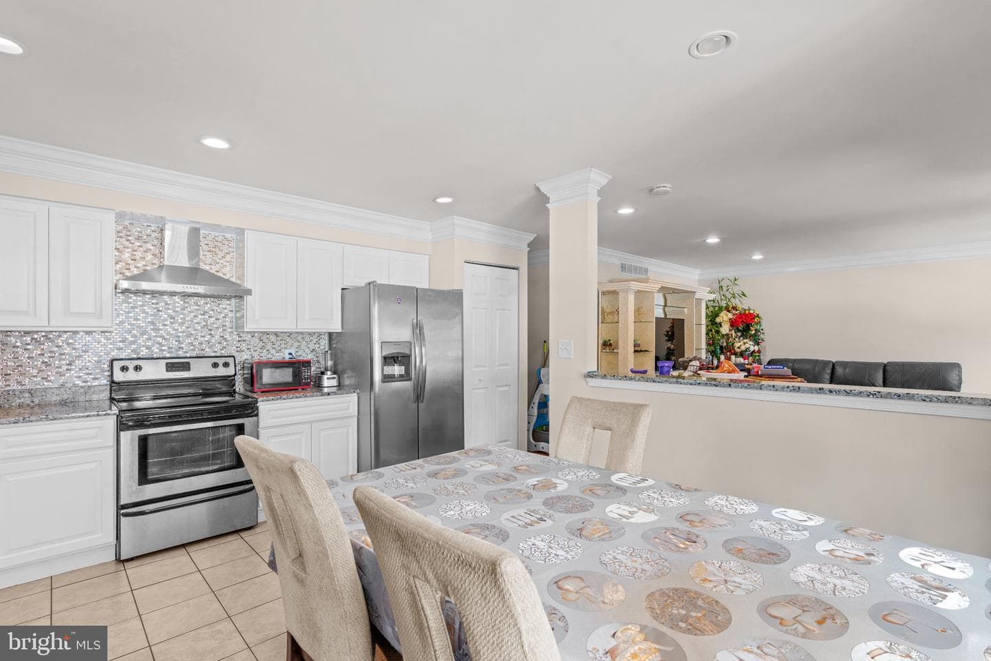 7905 Marydell Avenue photo 11