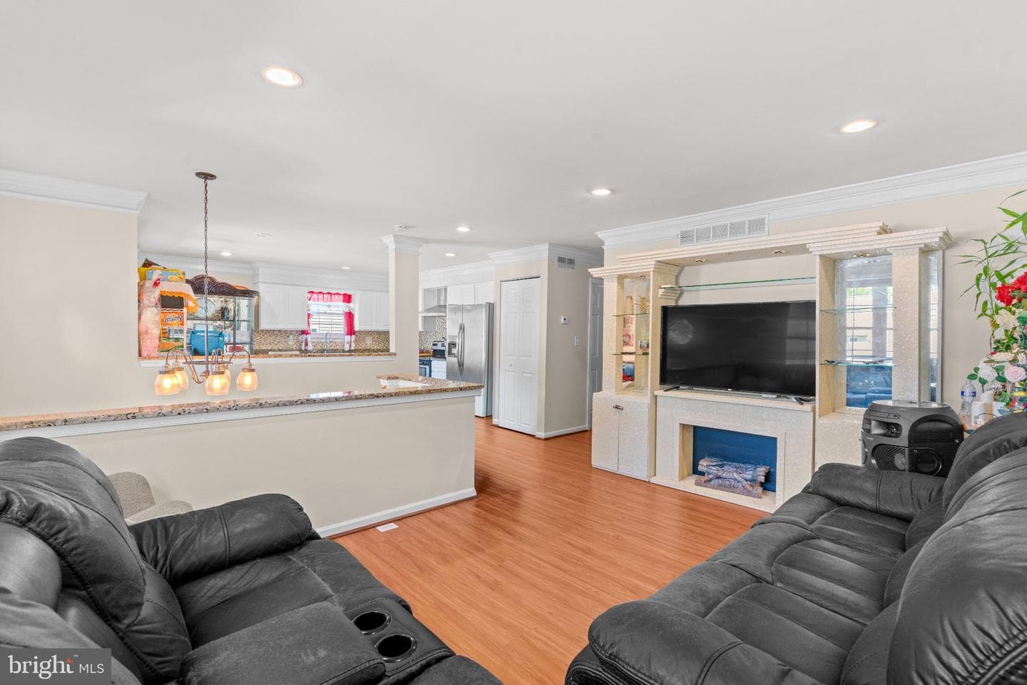 7905 Marydell Avenue photo 13