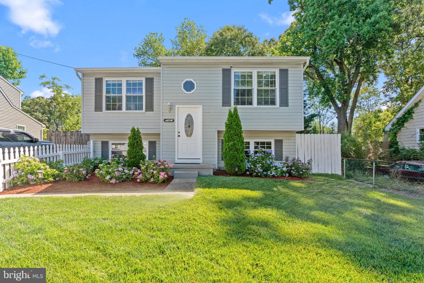 7905 Marydell Avenue photo 31