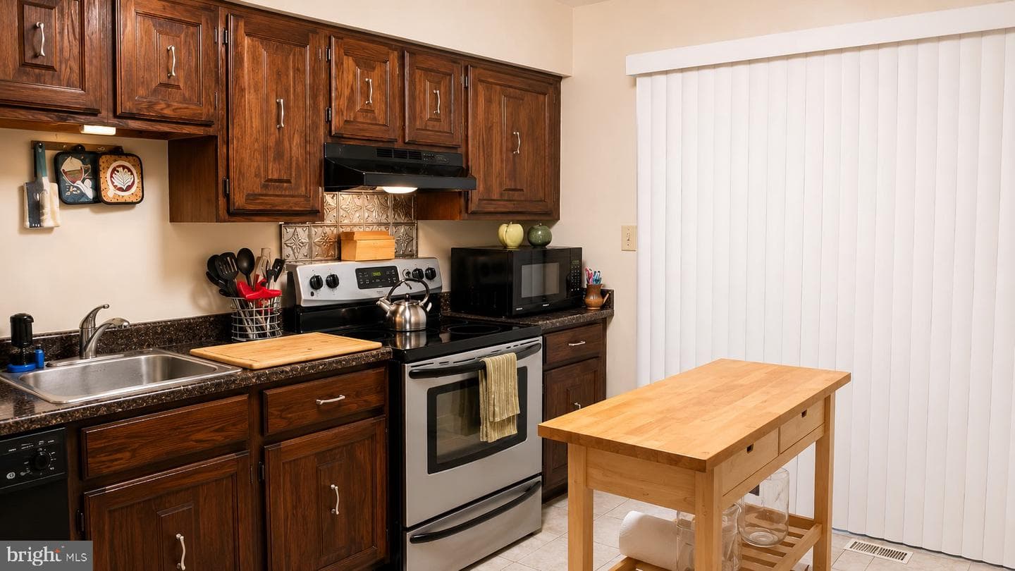 1238 Holmespun Drive photo 5