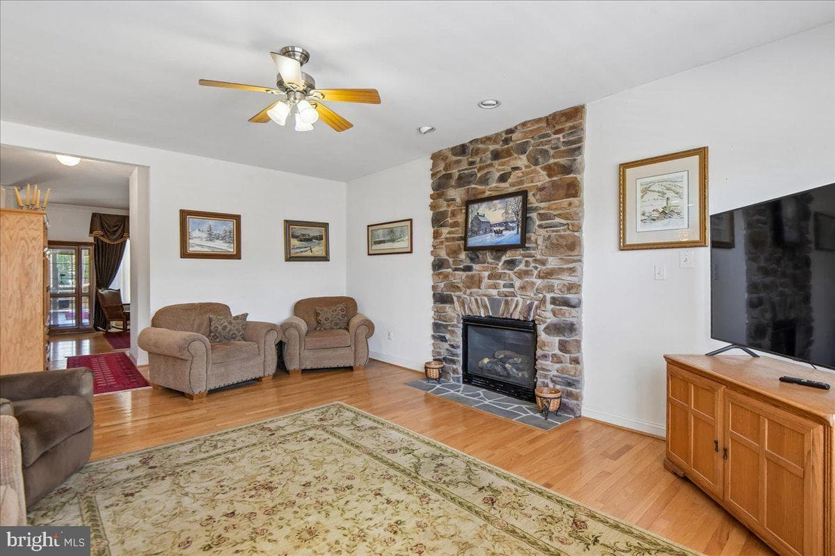 605 Lighthouse Landing Lane photo 14