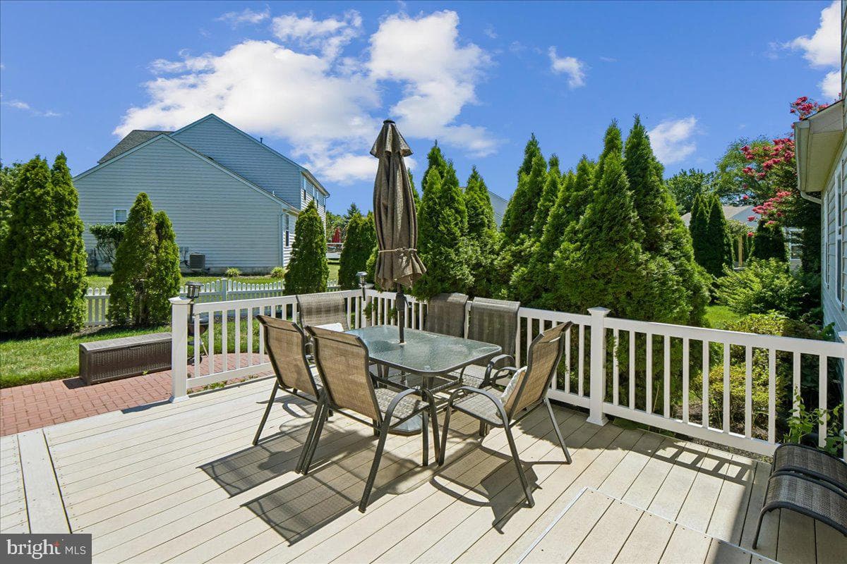 605 Lighthouse Landing Lane photo 16