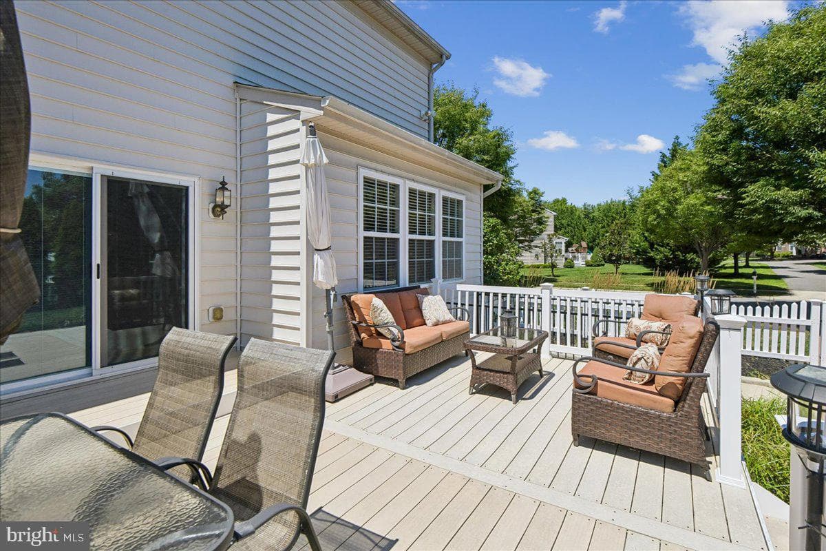605 Lighthouse Landing Lane photo 17
