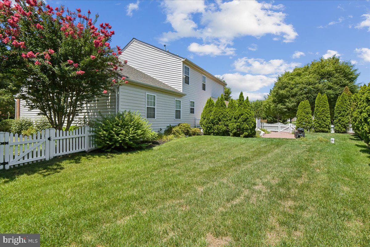 605 Lighthouse Landing Lane photo 4