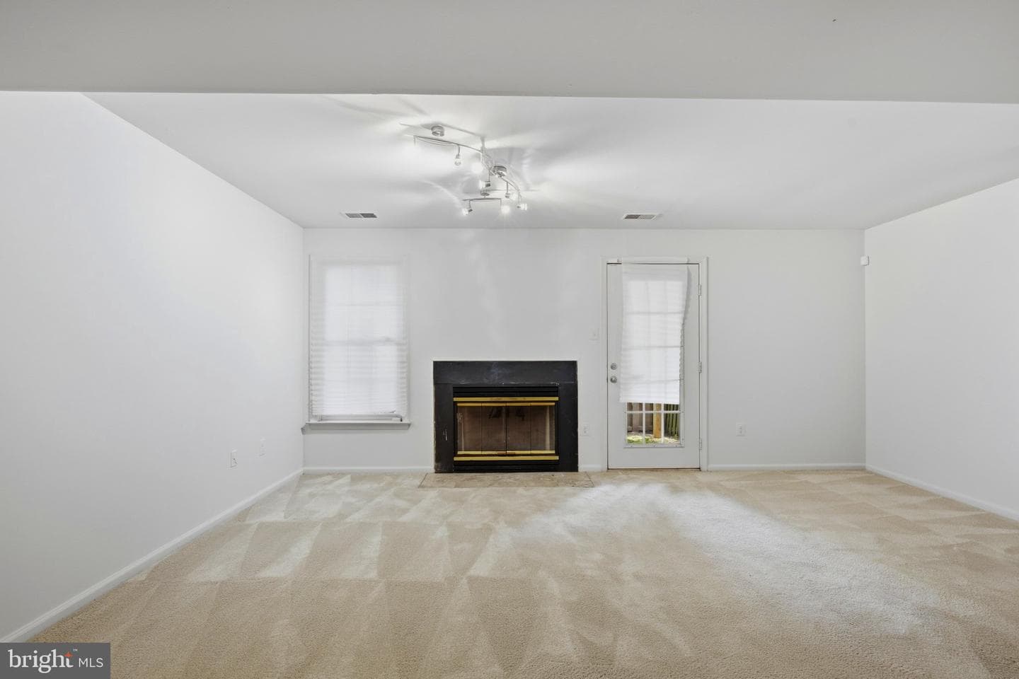 8609 Woodland Manor Drive photo 10