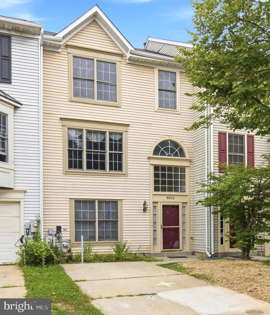 8609 Woodland Manor Drive photo 2