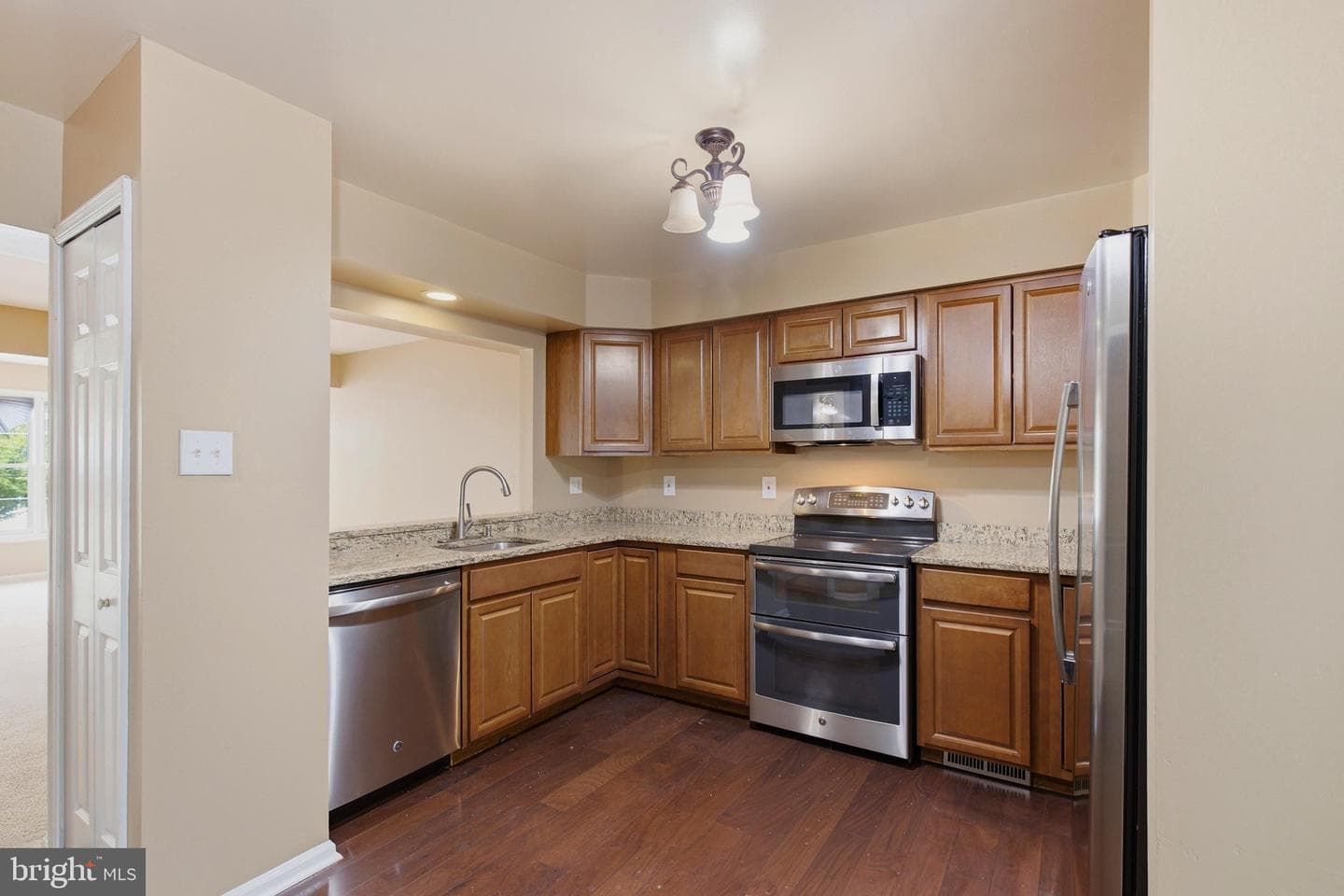 8609 Woodland Manor Drive photo 26