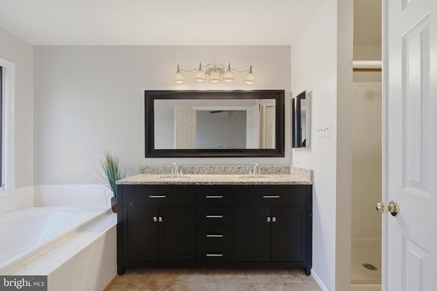 8609 Woodland Manor Drive photo 32