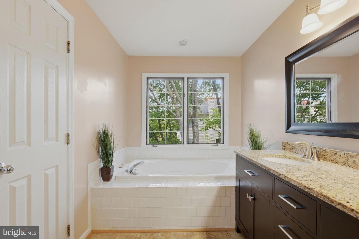 8609 Woodland Manor Drive photo 33