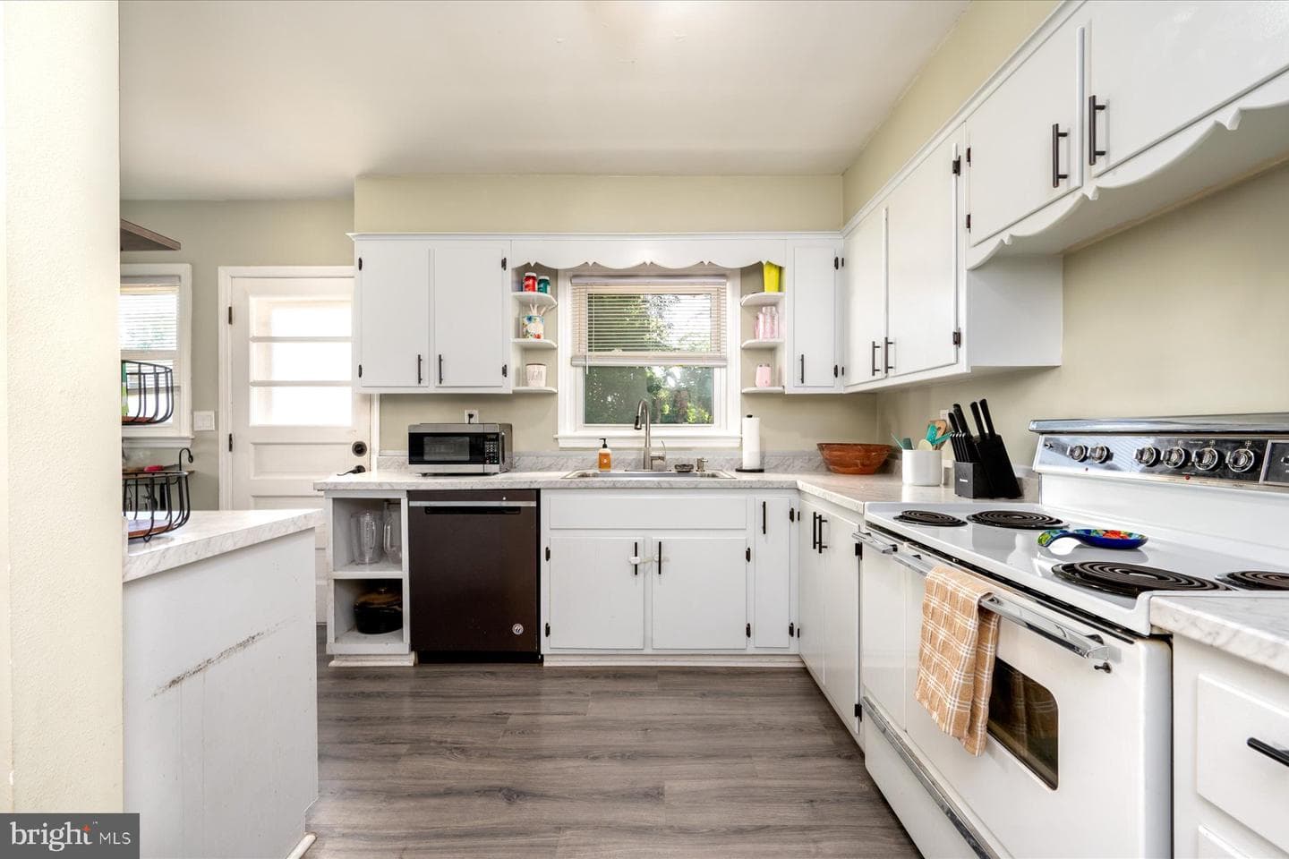 402 Joyce Drive photo 4