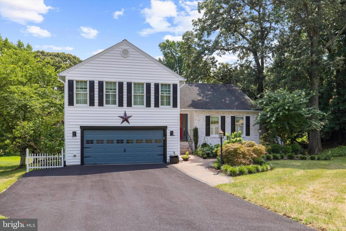 527 Bay Hills Drive photo 10