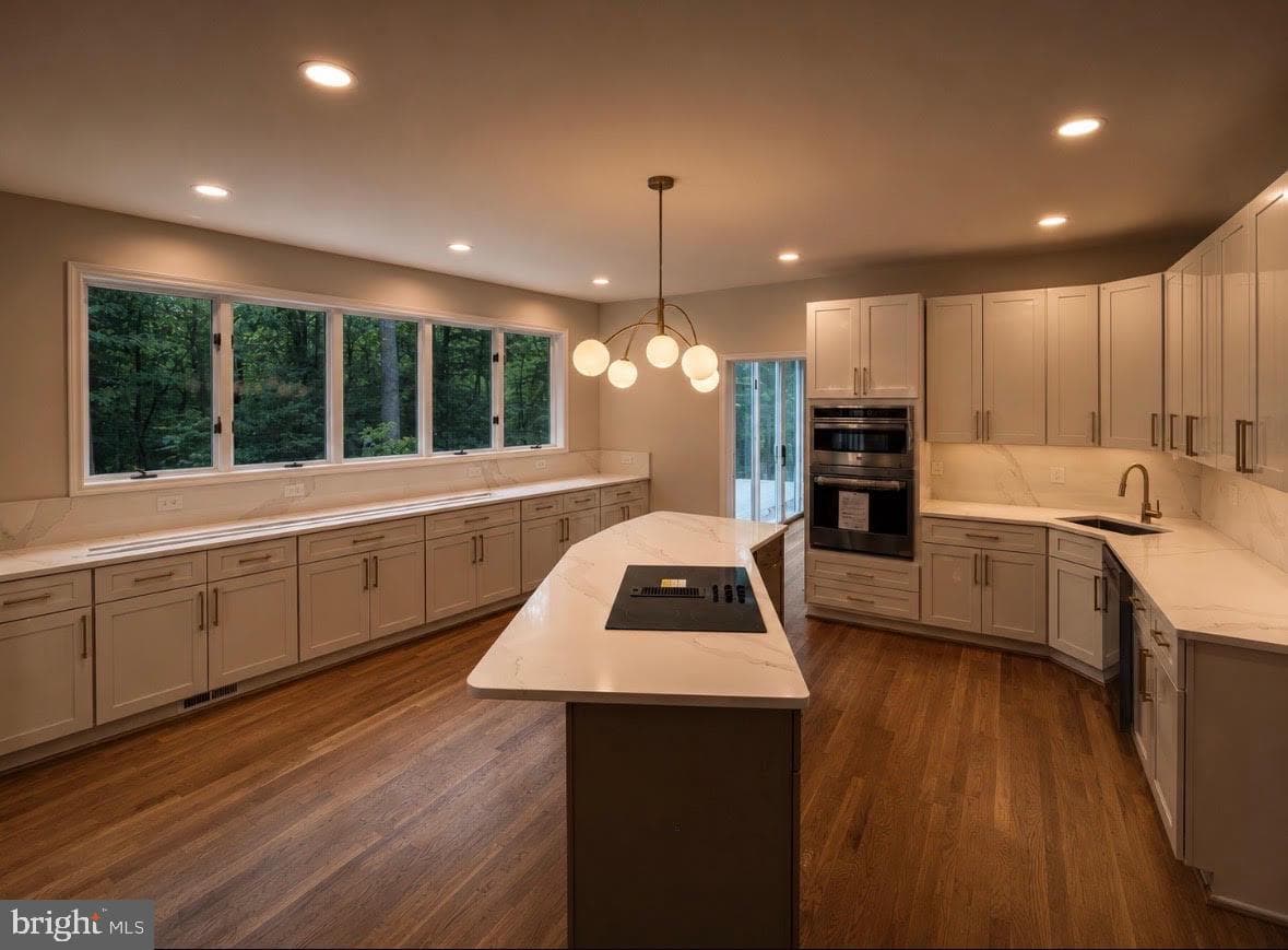 979 Bramleigh Lane photo 2