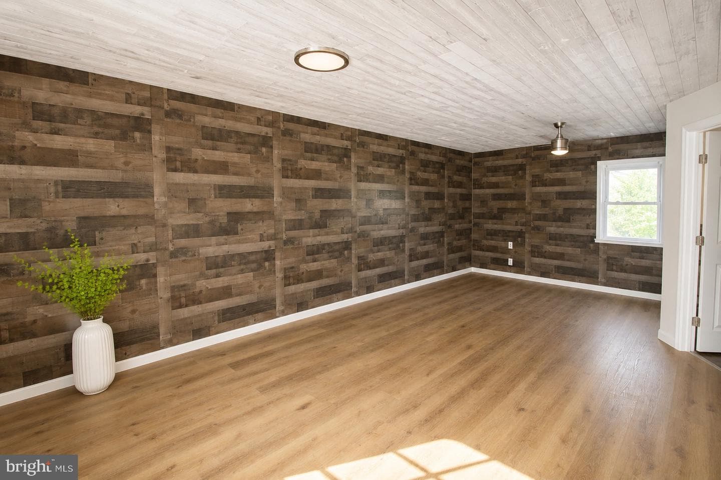 312 N Hammonds Ferry Road photo 9