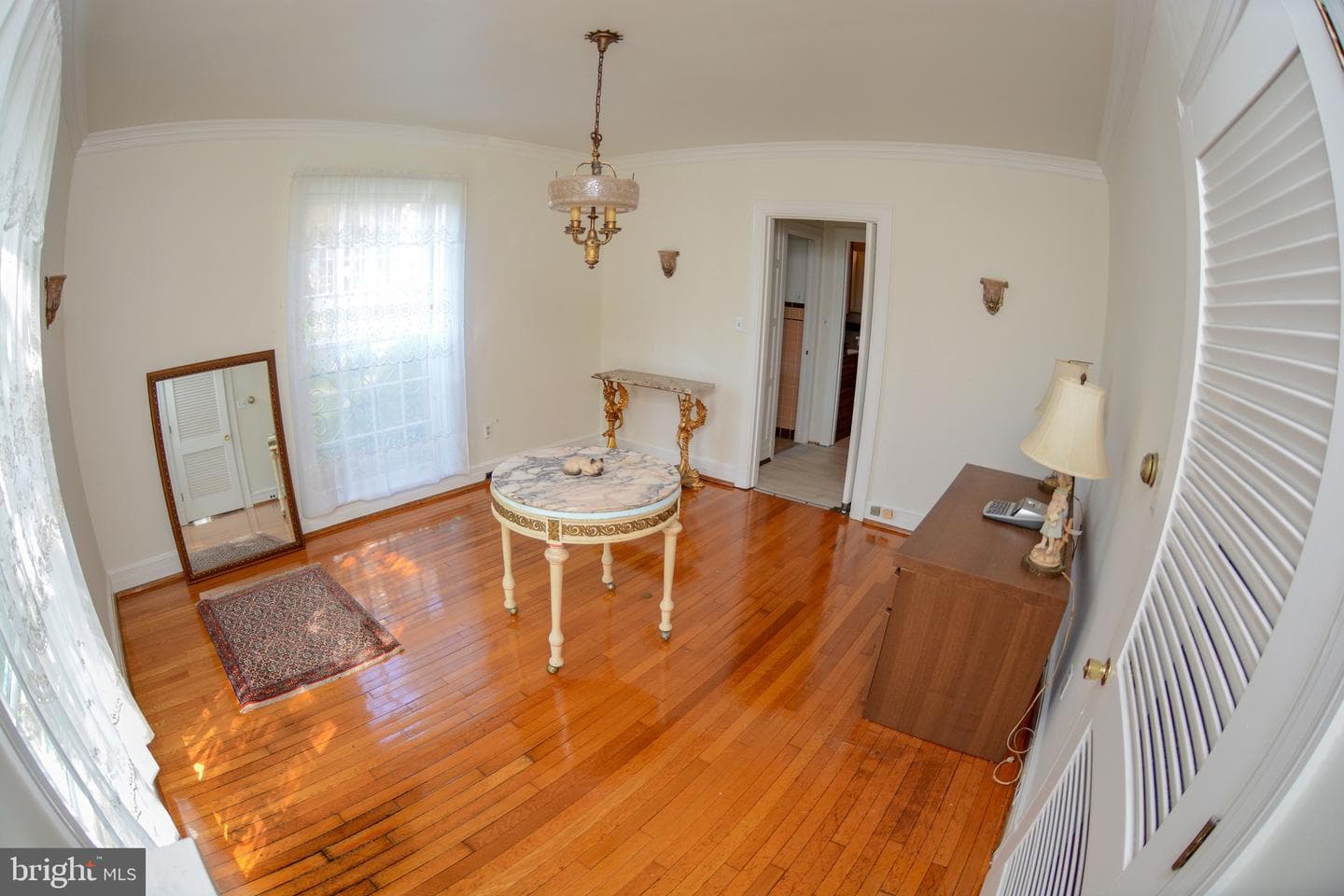 831 Windsor Road photo 12