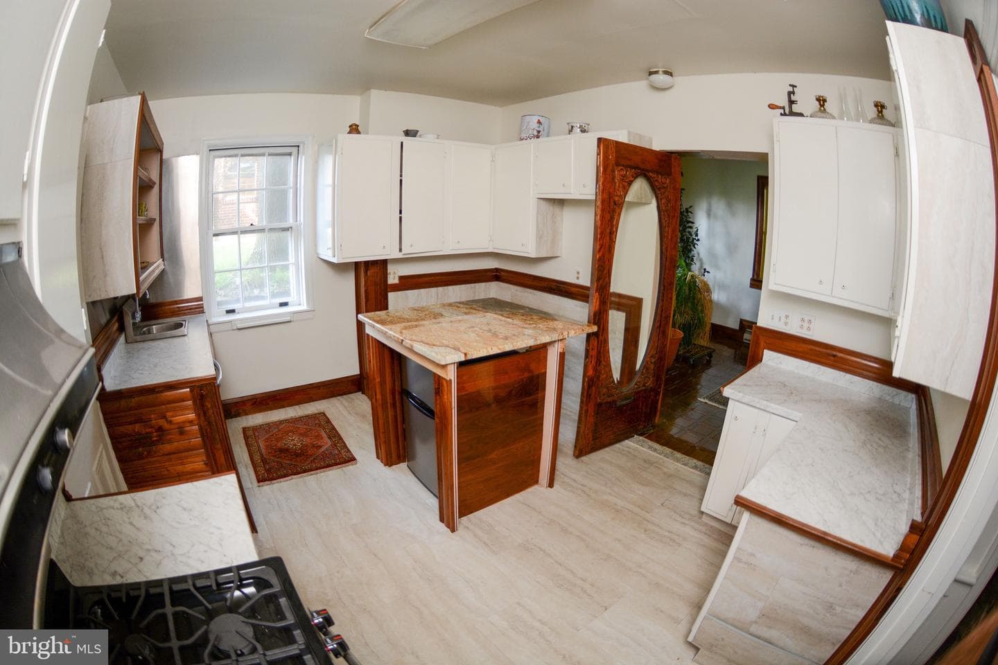 831 Windsor Road photo 17