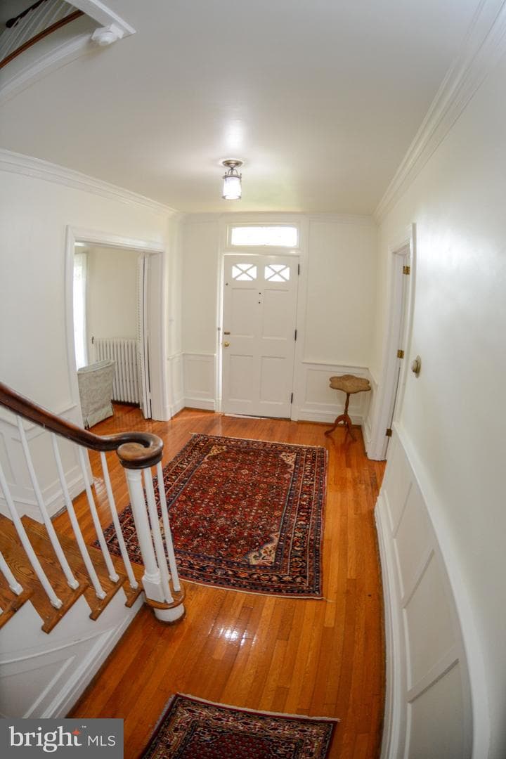 831 Windsor Road photo 4