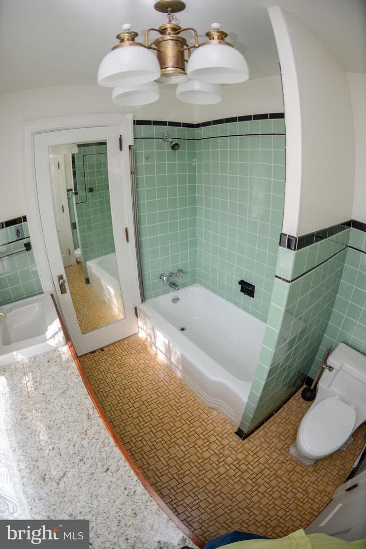 831 Windsor Road photo 42