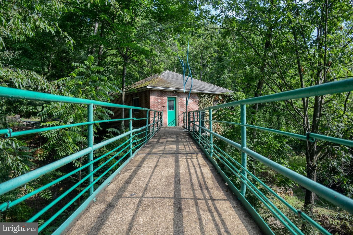 831 Windsor Road photo 48