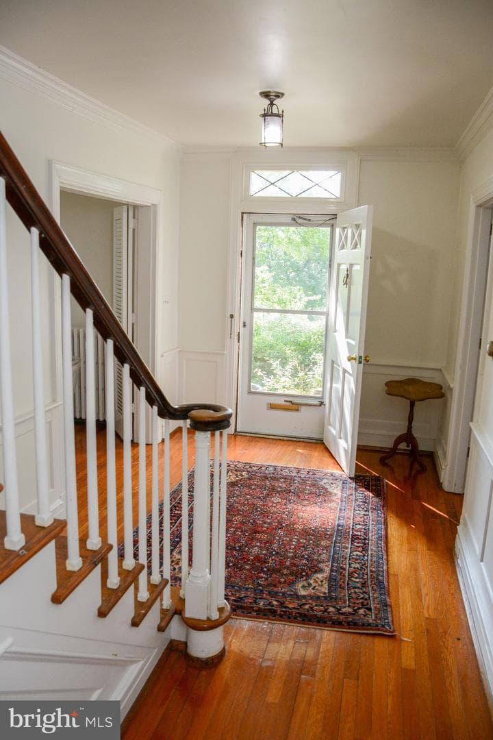 831 Windsor Road photo 5
