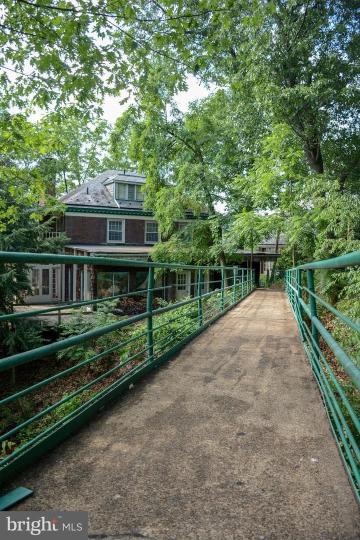 831 Windsor Road photo 50