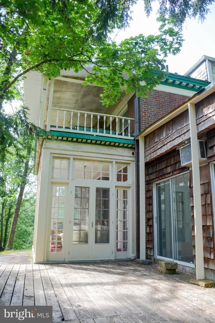 831 Windsor Road photo 60