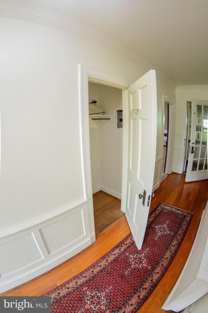 831 Windsor Road photo 68