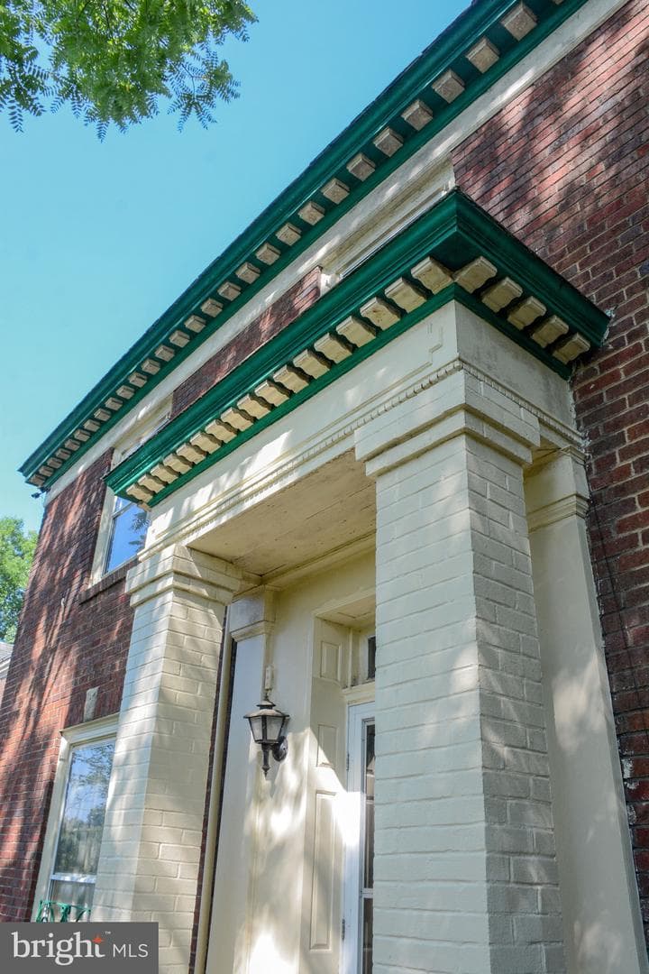 831 Windsor Road photo 72