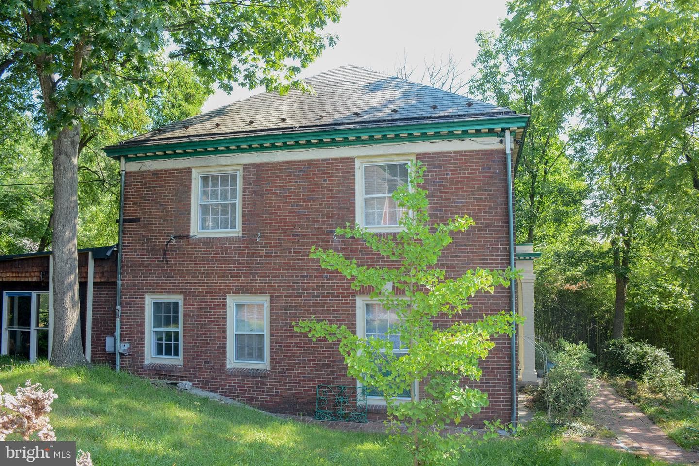 831 Windsor Road photo 74